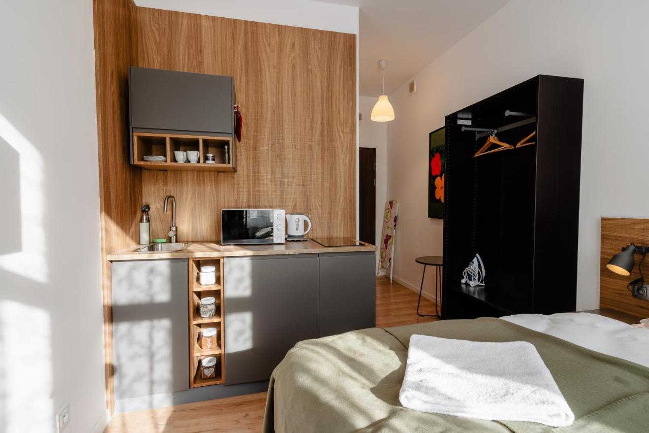 Elegant Very Berry Studios In Poznan Center By Noclegi Renters Luaran gambar