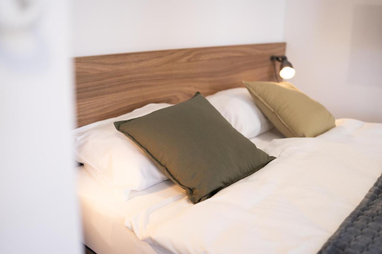 Elegant Very Berry Studios In Poznan Center By Noclegi Renters Luaran gambar