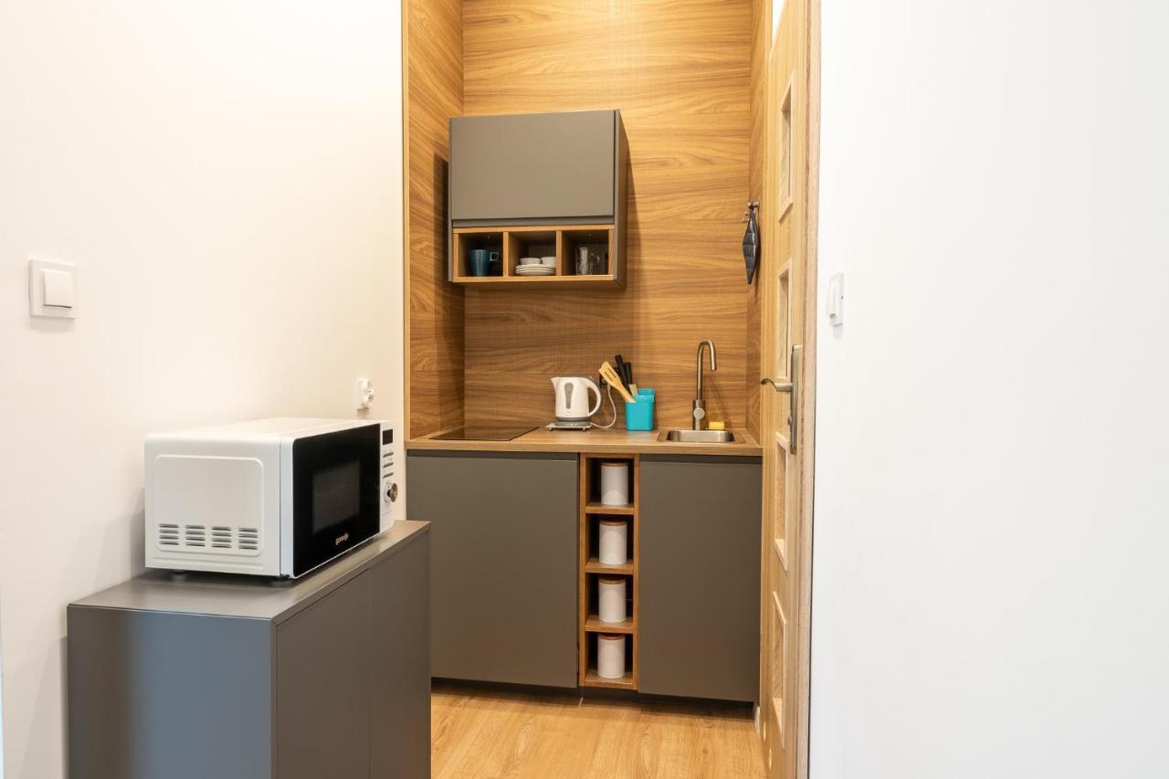 Elegant Very Berry Studios In Poznan Center By Noclegi Renters Luaran gambar